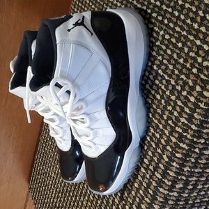 Jordan 11 concord size 9.5